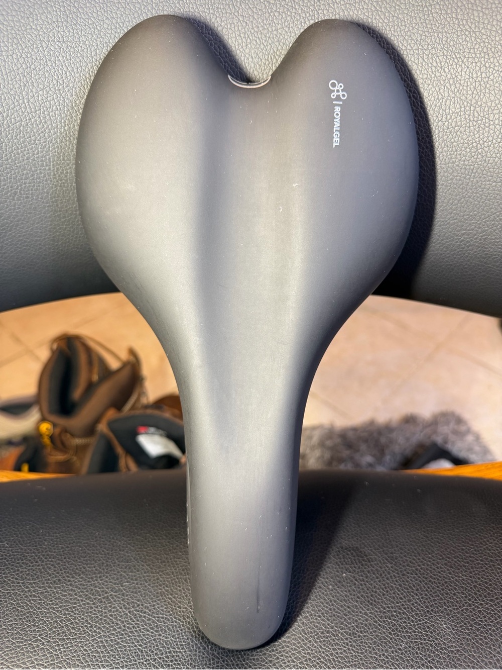 RARE  NEW  Selle Royal Freccia Saddle seat - bike seat Made In Italy Foam Gel